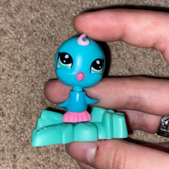OG not fake littlest pet shop w/mounts - Picture 4 of 4